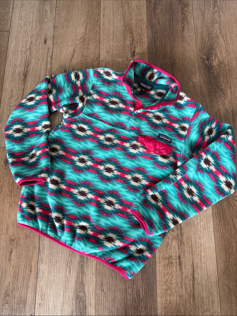 Patagonia Synchilla Teal & Pink Patterned Fleece Pullover